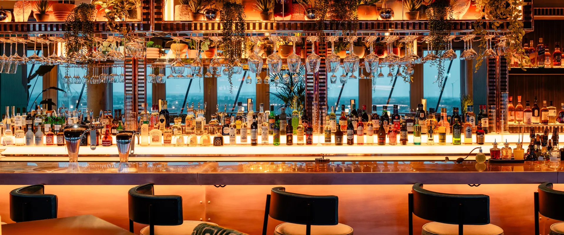 Rooftop cocktail bar hamburg