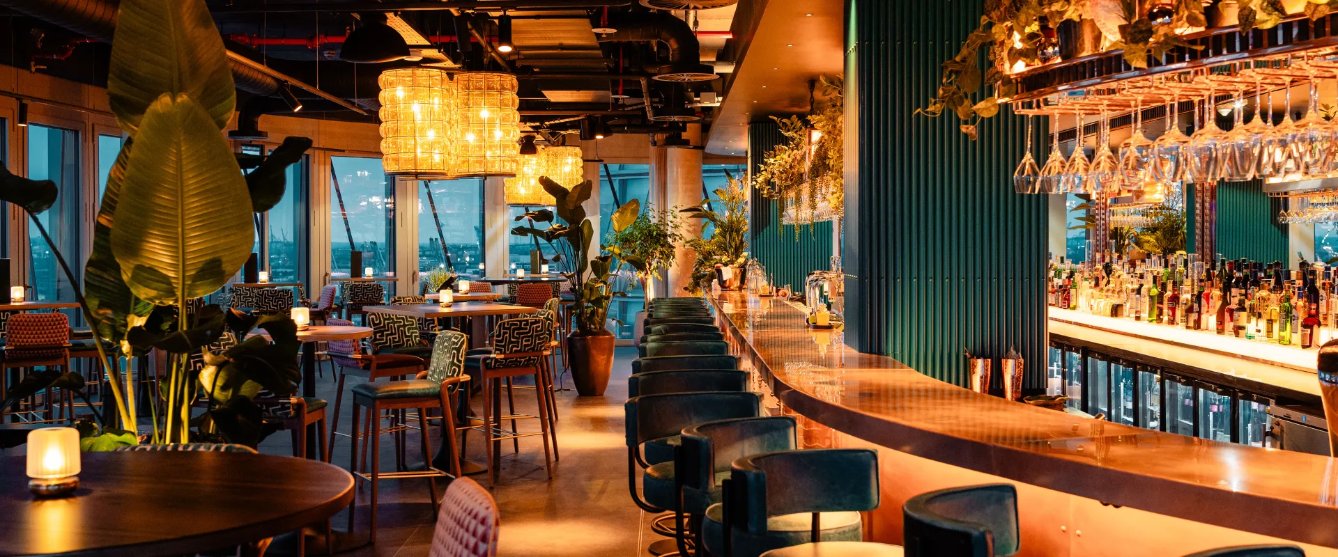 Air Bar 13 Interior